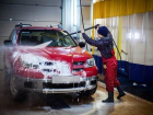 Работник автомойки на угнанном автомобиле клиента устроил ночные гонки с полицией на Чеканах