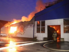 В пригороде Кишинева произошел зрелищный пожар на складе пластмасс