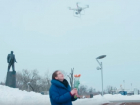 Летающие роботы с цветами поразили женщин в Москве