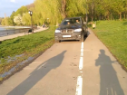 Полиция наказала наглого водителя BMW, который проехался по велодорожке в парке Валя Морилор