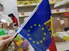 Дискредитированный флаг Евросоюза начали давать в магазинах бонусом к покупке флага Молдовы