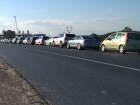 Грандиозное скопление автомобилей на Паланке произошло из-за хаоса с паспортами 