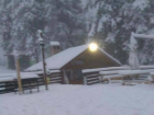 Обильные снегопады, накрывшие румынский горный массив, показали на видео  
