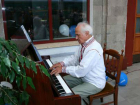 Впервые знаменитый композитор Евгений Дога устроил концерт на вокзале в Кишиневе