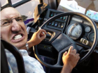 Шокирующие кадры: Водитель маршрутки едет по «встречке», рискуя жизнями пассажиров