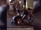 Пьяный мужчина напал на полицейского в Кишиневе: реакция граждан