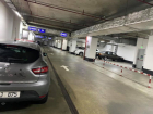 Охранники бесплатных парковок в Кишиневе вымогают деньги с водителей