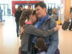 Последние объятия в аэропорту Кишинева: пасхальные праздники закончились и молдаване уезжают из страны