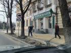 На новых тротуарах в центре Кишинева возобновлены работы