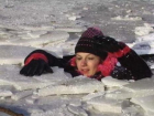 Чудесное спасение трех девочек из ледяного озера организовали жители Тирасполя, выстроившись в цепочку 