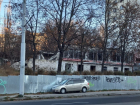 Вид с одной из главных магистралей Кишинева: всеобщая разруха и чей-то набитый кошелек