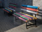 Необычные скамейки из огромных цветных карандашей появились в Кишиневе