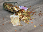 Новая неделя стартует падением курсов евро и доллара 