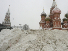 Московский Кремль засыпал самый мощный за 100 лет снегопад