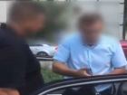 Задержание кишиневцев, выдававших себя за налоговых инспекторов, сняли на видео