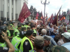Массовые столкновения возмущенных шахтеров с полицией произошли в Киеве: есть пострадавшие