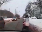 В Кишинёве храбрая женщина с коляской упорно отказывалась пропускать авто