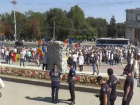 Те, кто грозился резать головы людям, снова протестуют в центре Кишинева
