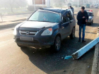 В Бендерах один столб разбил сразу два автомобиля