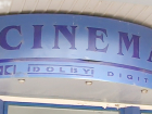 Молодежь изнывает от скуки: единственный кинотеатр в Бельцах закрыли на ключ 