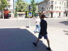 Фрик в ушанке позабавил изнывающих от жары кишиневцев 