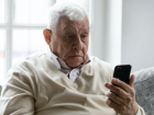 Пожилые граждане Молдовы из нескольких сел получат смартфоны для общения с близкими в режиме онлайн