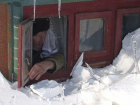 Селяне несколько дней просидели замурованными в домах, которые накрыло снегом вместе с крышами 