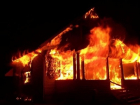 Маленькие дети оказались заперты в охваченном огнем доме в Кагульском районе