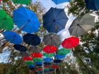 В сквере на Буюканах раскрылись десятки зонтов и начался фестиваль