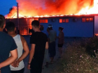 Сильный пожар в селе Чишмикиой попал на видео
