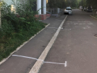 Пешеходный тротуар в Кишиневе целиком захватили под автопарковку