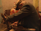 Слепой 77-летний старик-инвалид брошен в Новоаненском районе, сын забыл о нём, власти также не хотят помочь