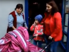 Панику и слезы детей при эвакуации из торгового центра в Кишиневе сняли на видео