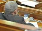 Топ-модели и Сталин: как развлекаются с гаджетами в парламенте молдавские депутаты 