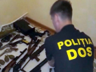 Оружие, боеприпасы и наркотики: полицейские раскрыли преступную группировку