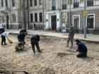 Когда сделают дорогу на 31 августа? Скандал из-за брусчатки