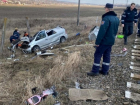 Поезд протаранил автомобиль с пассажирами в Новоаненском районе: есть жертвы
