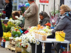 Пенсионеры продают полевые цветы, чтобы оплатить коммунальные услуги