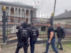Отец и сын из Окницы шантажировали мужчину на 130 тысяч евро