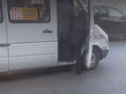 Шокирующая посадка пассажиров в микроавтобус в Кишиневе попала на видео