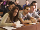 Юристы и бизнесмены. Каким факультетам отдают предпочтение молдавские студенты