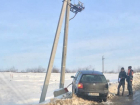 Автомобиль под Унгенами врезался в «аномальную» электроопору