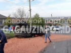 В Молдове перевернулся трактор с зерном, инцидент произошел на улице имени Ленина