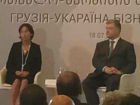 Конфуз в Тбилиси: Порошенко усадили под баннер с ошибкой в названии Украины