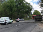 Авария на Петриканах - упавший столб раздавил автомобиль и перегородил трассу