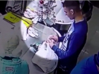 Молодой парень в Бельцах прихватил чужой кошелек и попал на видео