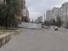 Гнев народный страшен: в Кишиневе незаконную стройку берут штурмом местные жители