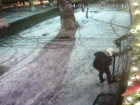 Дожили - кишинёвские воры-крохоборы начали красть рождественские украшения с фасадов офисов (видео) 