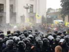 Разгон спецназом массовой акции протеста в Киеве попал на видео