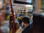 Водитель поздравил пассажирку с днем рождения прямо в салоне троллейбуса